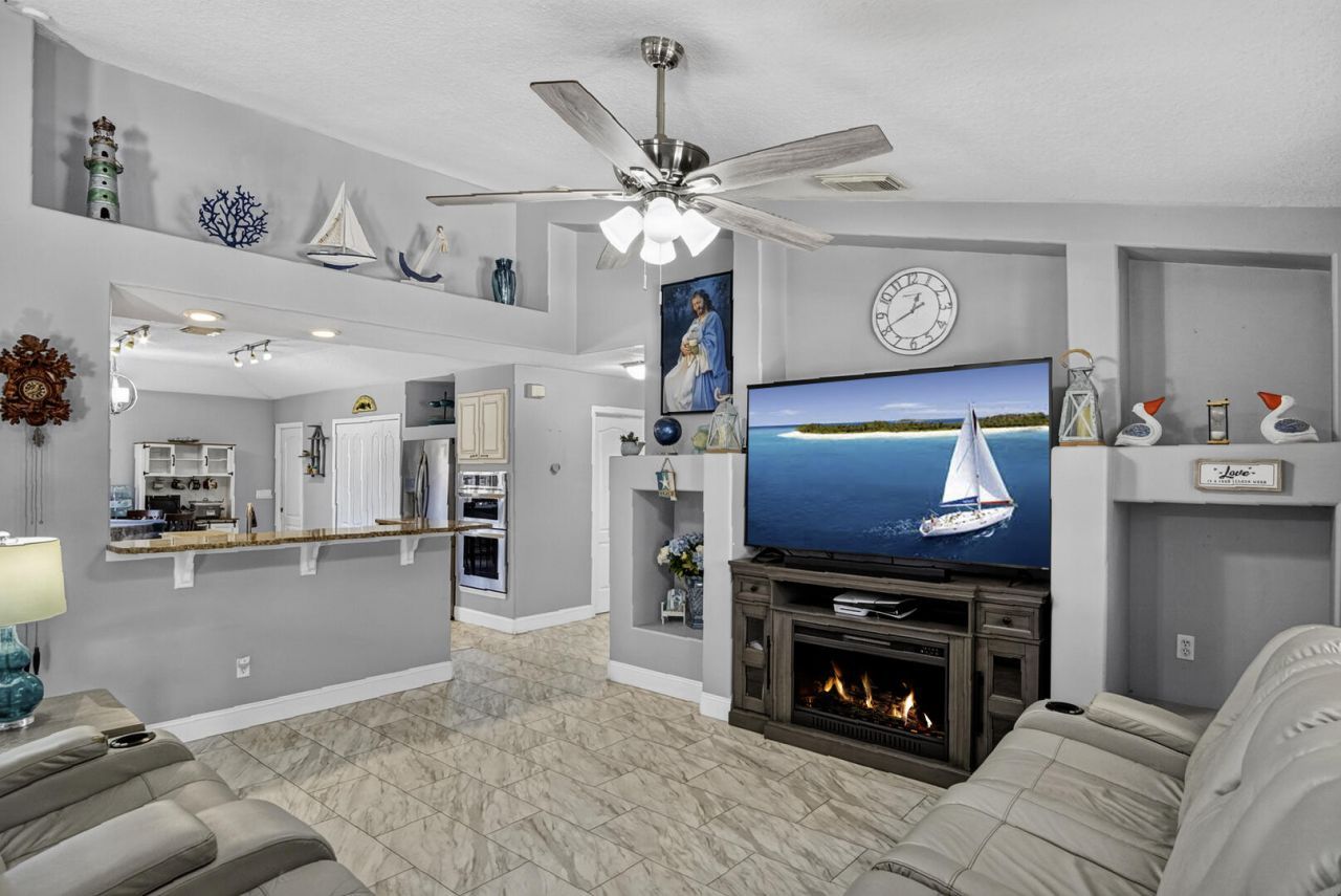 1018 SW Haleyberry Avenue, Port Saint Lucie, FL 34953 Photo