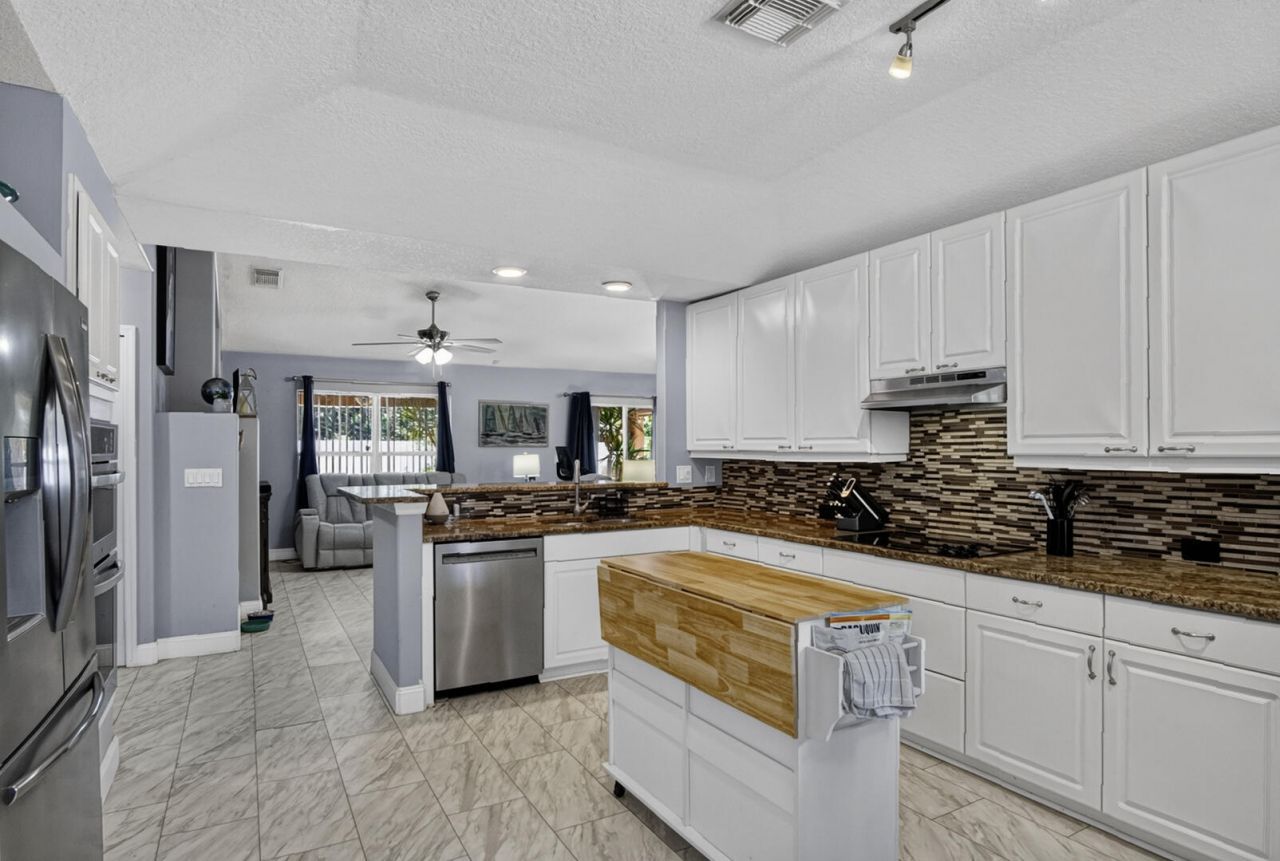 1018 SW Haleyberry Avenue, Port Saint Lucie, FL 34953 Photo