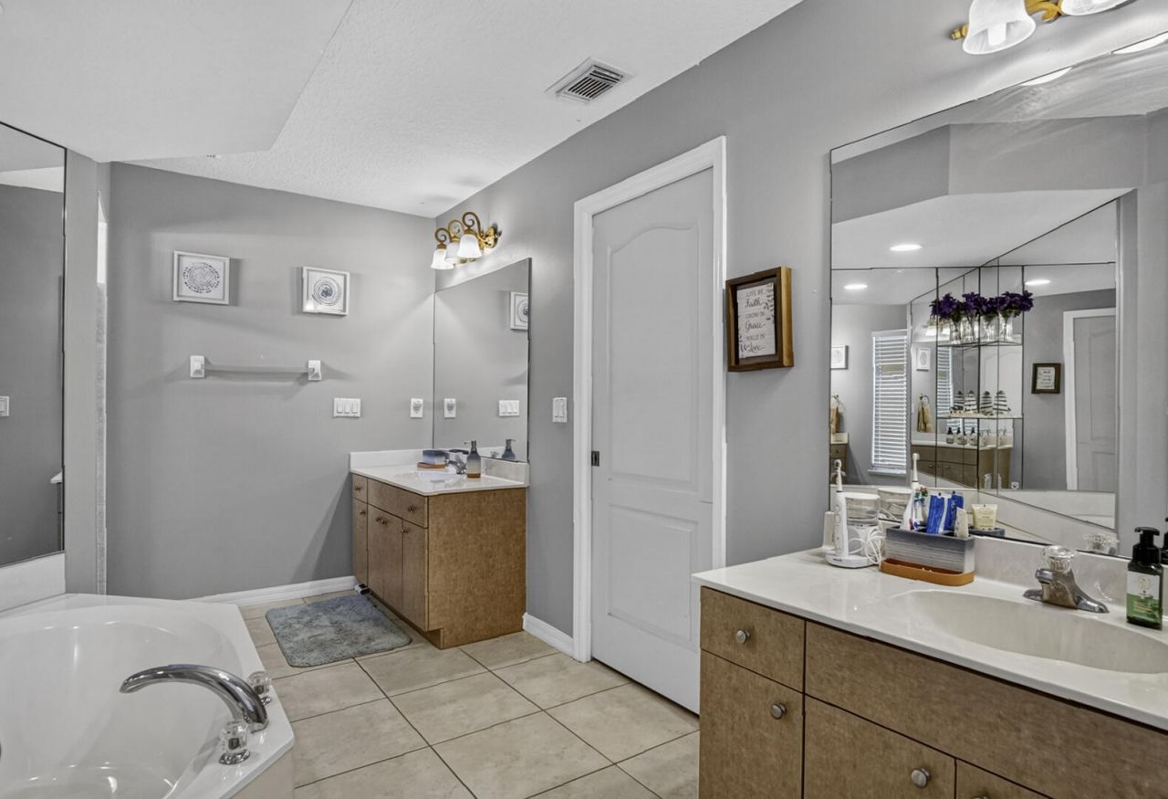 1018 SW Haleyberry Avenue, Port Saint Lucie, FL 34953 Photo