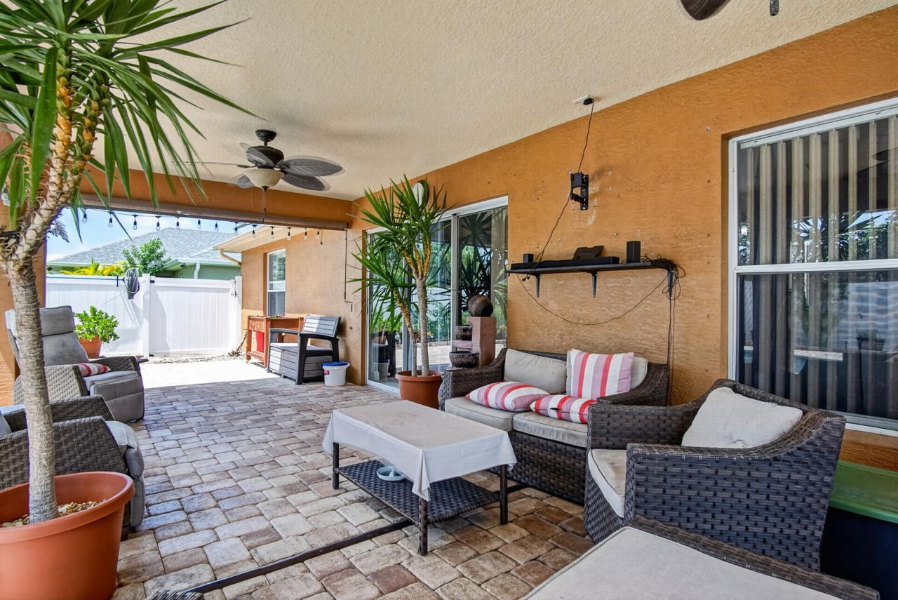 1018 SW Haleyberry Avenue, Port Saint Lucie, FL 34953 Photo