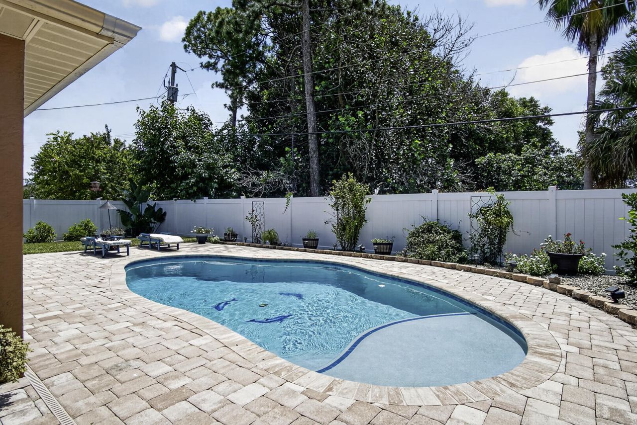 1018 SW Haleyberry Avenue, Port Saint Lucie, FL 34953 Photo