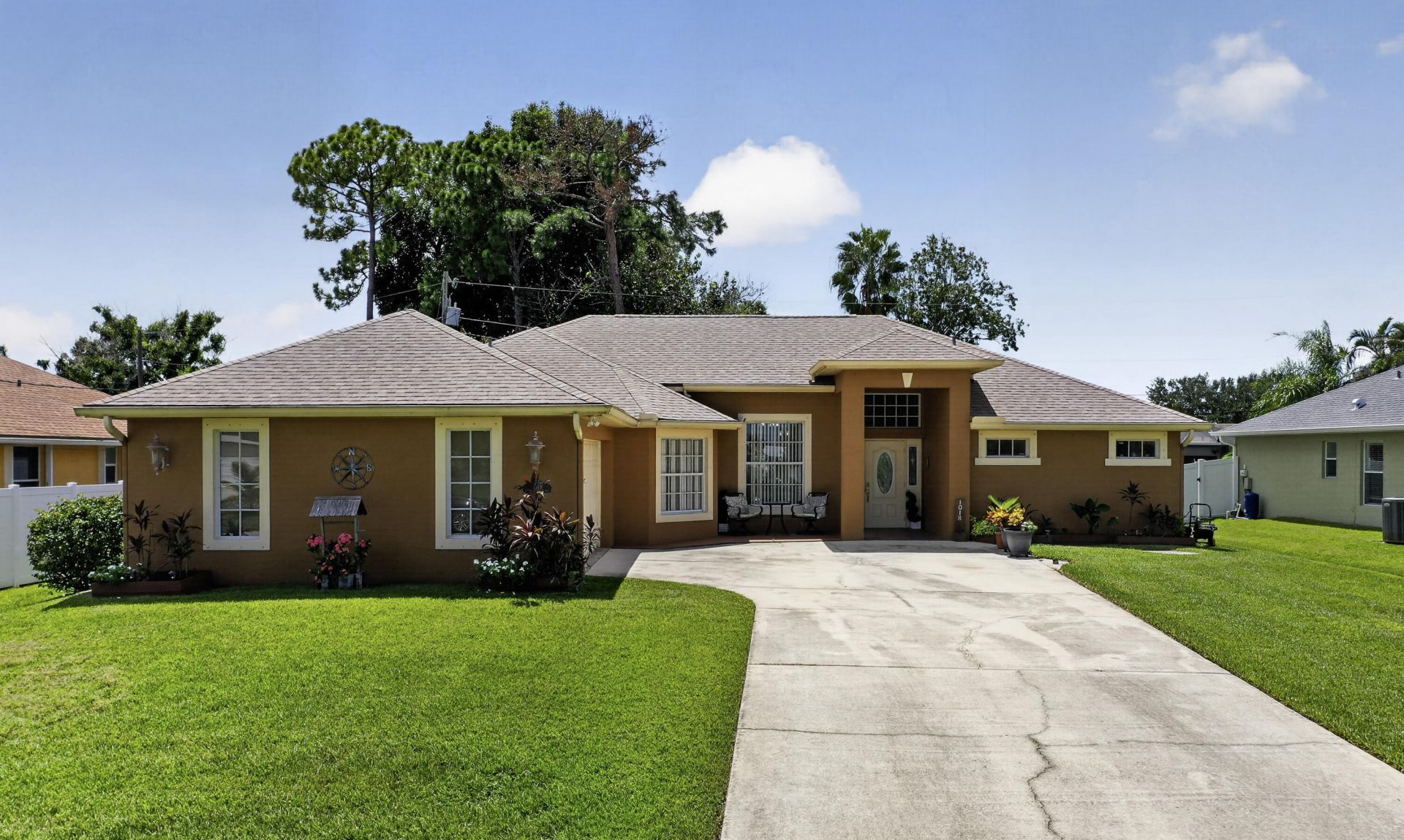 1018 SW Haleyberry Avenue, Port Saint Lucie, FL 34953 Photo