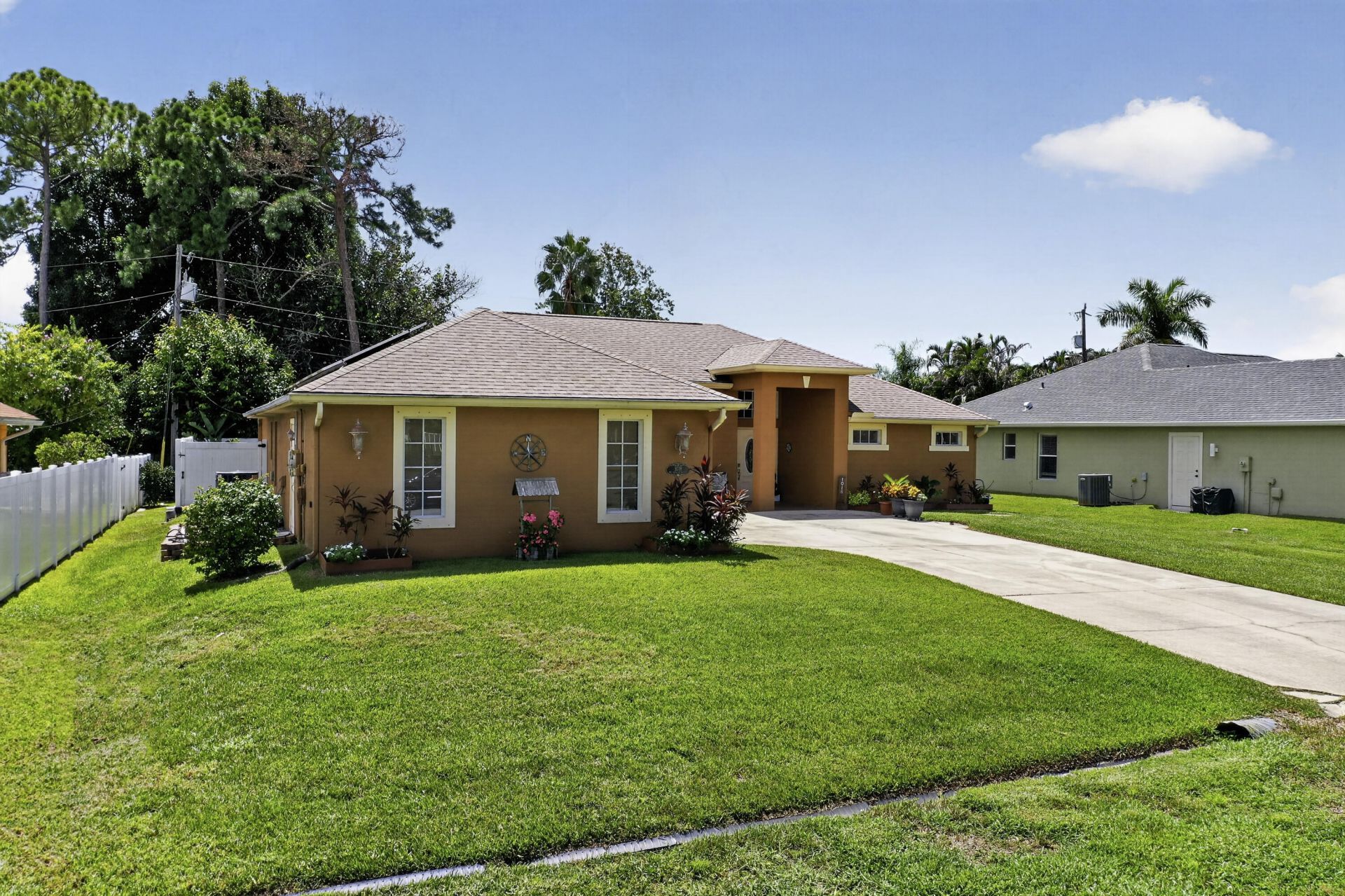 1018 SW Haleyberry Avenue, Port Saint Lucie, FL 34953 Photo