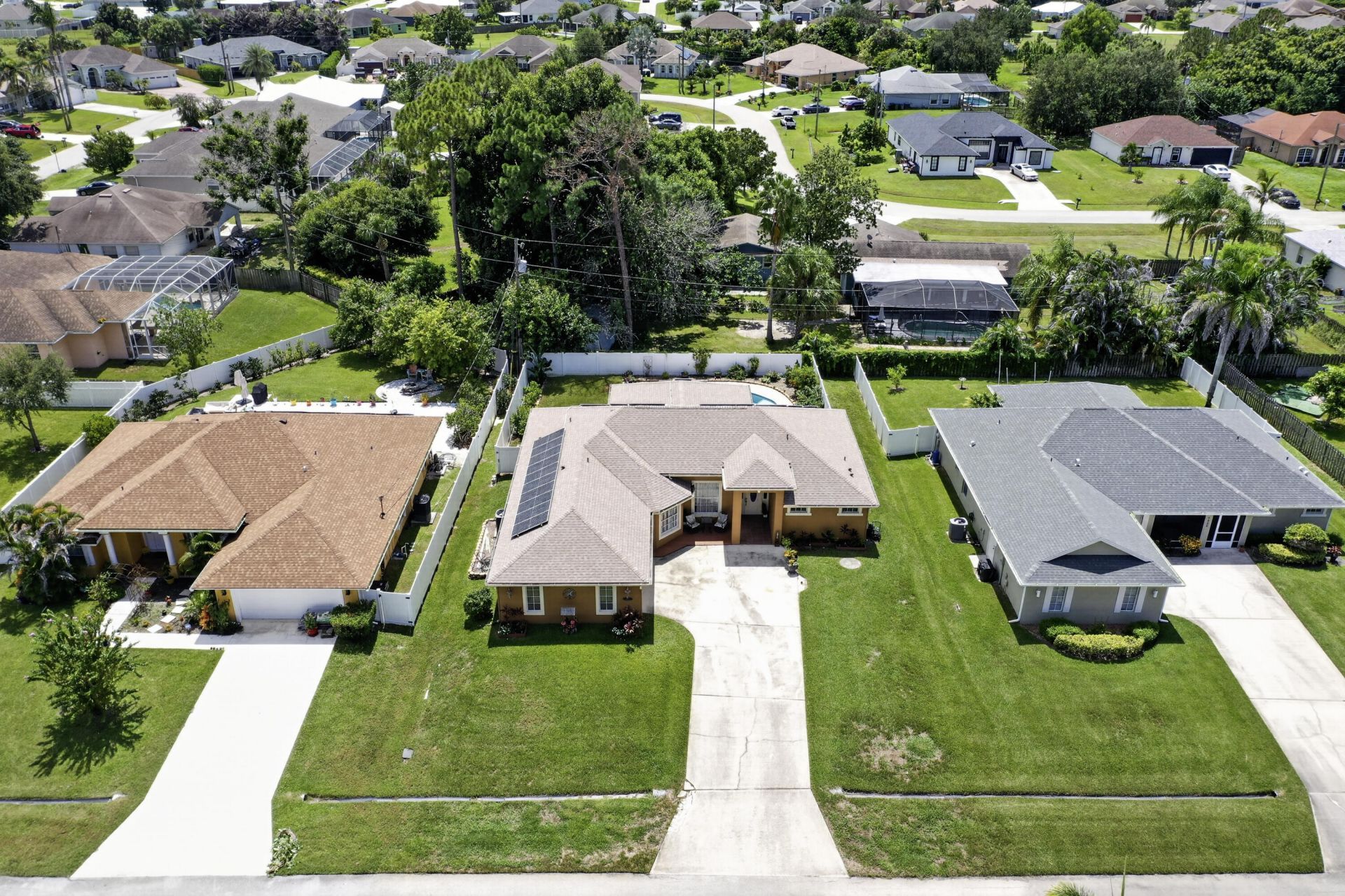 1018 SW Haleyberry Avenue, Port Saint Lucie, FL 34953 Photo