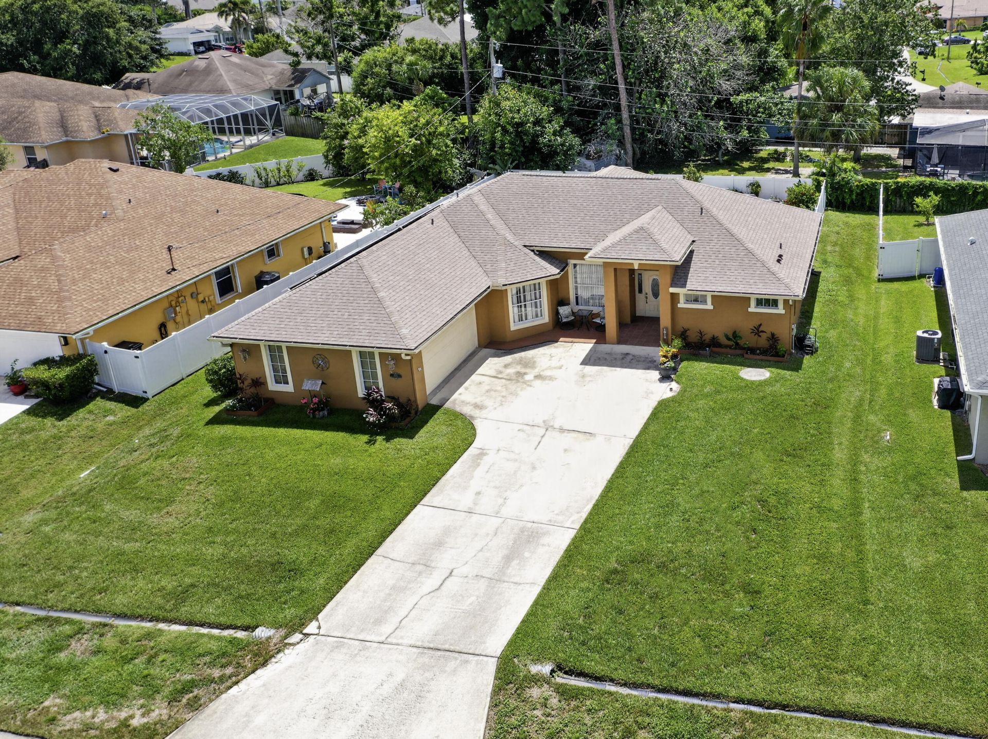 1018 SW Haleyberry Avenue, Port Saint Lucie, FL 34953 Photo