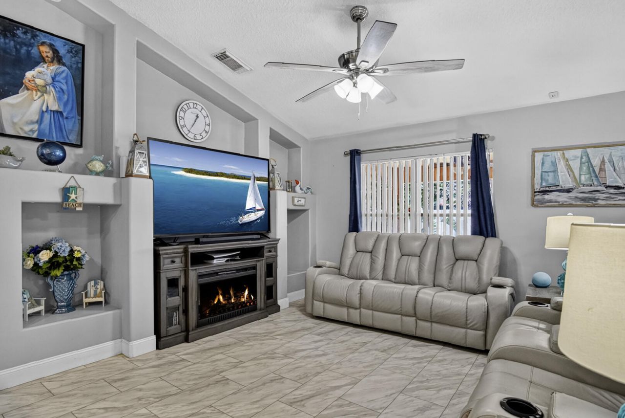 1018 SW Haleyberry Avenue, Port Saint Lucie, FL 34953 Photo
