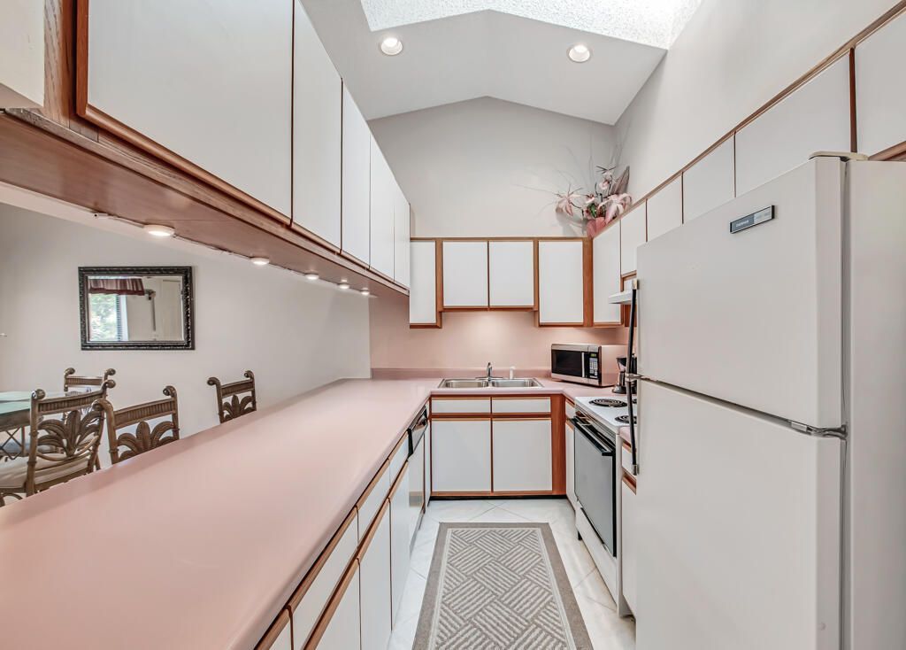 815 Andrew Redding Road, Unit 202, Lantana, FL 33462 Photo