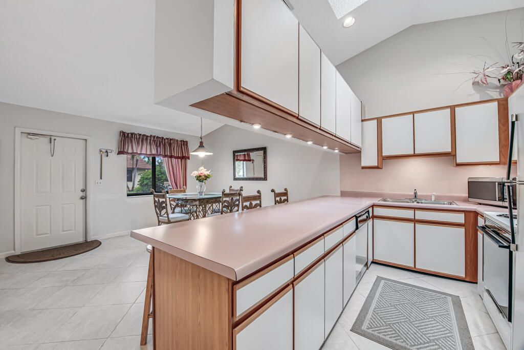 815 Andrew Redding Road, Unit 202, Lantana, FL 33462 Photo