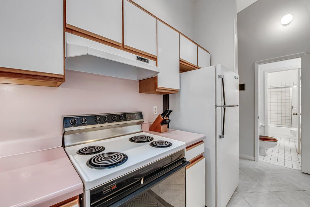 815 Andrew Redding Road, Unit 202, Lantana, FL 33462 Photo