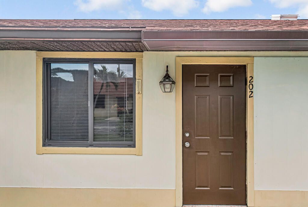 815 Andrew Redding Road, Unit 202, Lantana, FL 33462 Photo