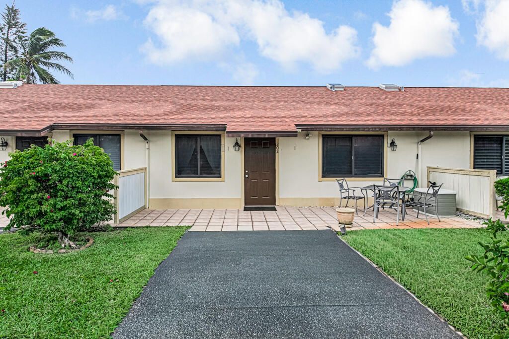 815 Andrew Redding Road, Unit 202, Lantana, FL 33462 Photo