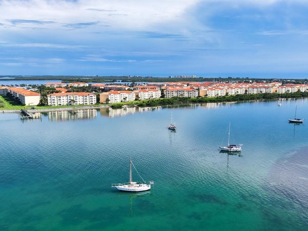 26 HARBOUR ISLE Drive W, Unit 102, Fort Pierce, FL 34949