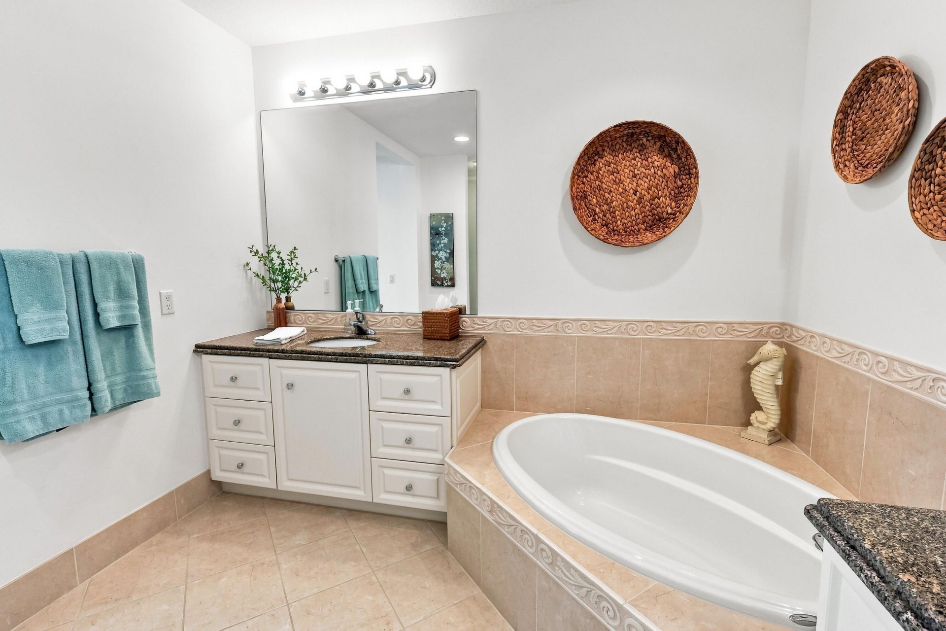 26 Harbour Isle Drive W, Unit 102, Fort Pierce, FL 34949 Photo