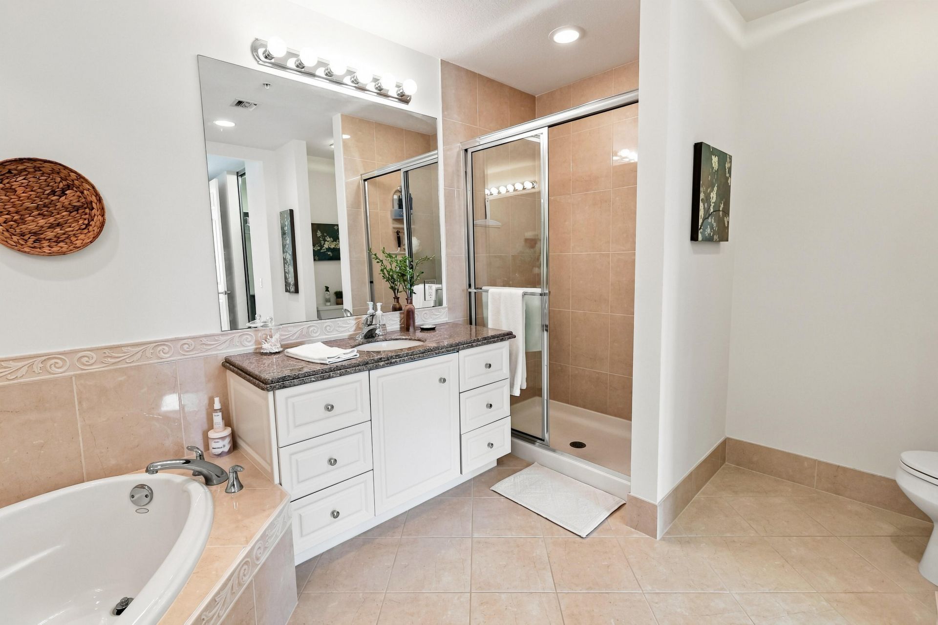 26 Harbour Isle Drive W, Unit 102, Fort Pierce, FL 34949 Photo