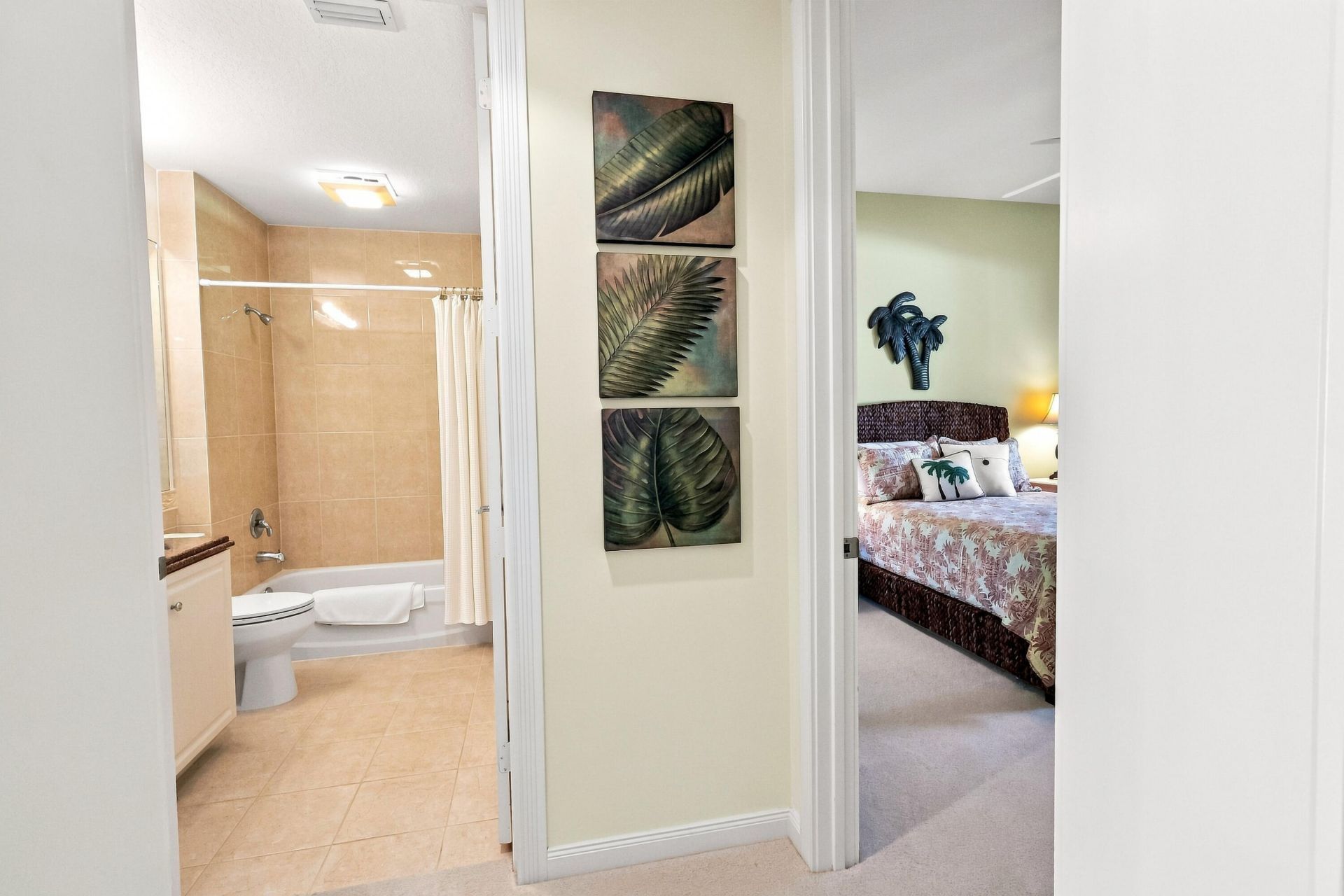 26 Harbour Isle Drive W, Unit 102, Fort Pierce, FL 34949 Photo