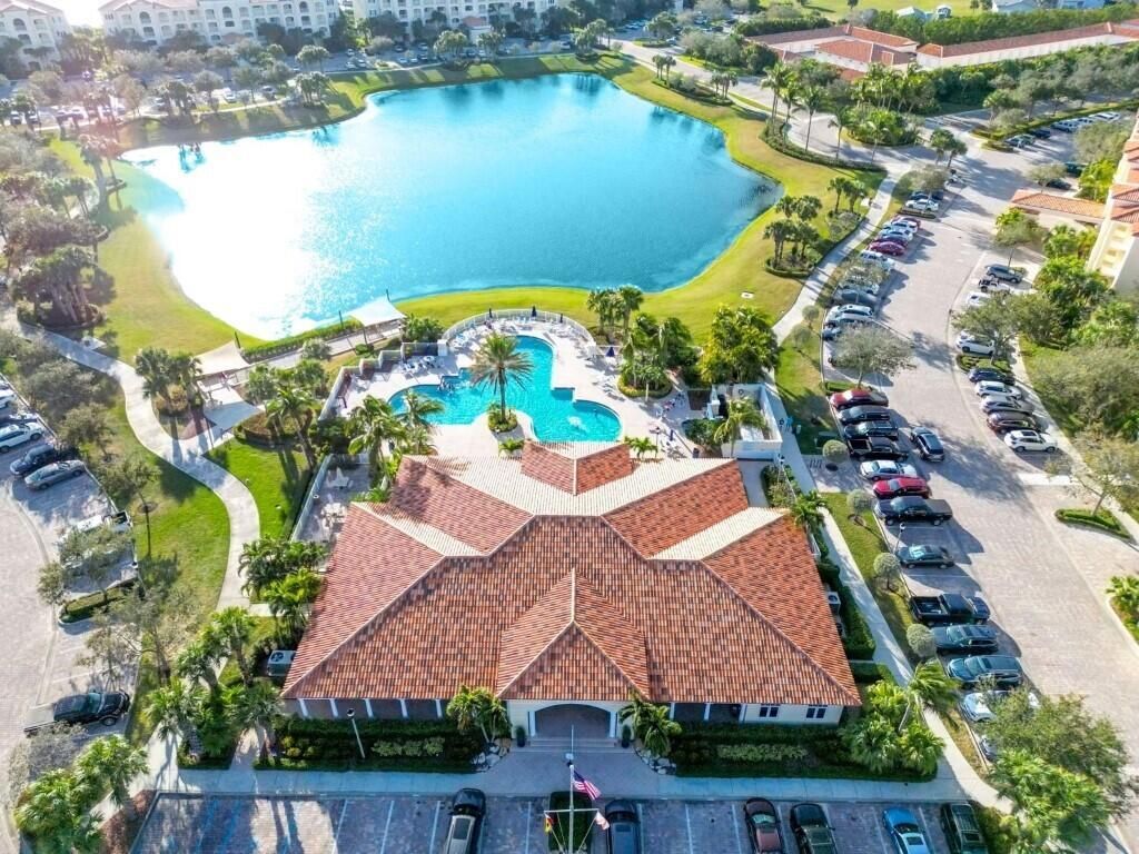 26 Harbour Isle Drive W, Unit 102, Fort Pierce, FL 34949 Photo