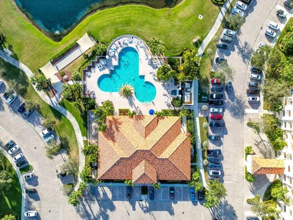 26 Harbour Isle Drive W, Unit 102, Fort Pierce, FL 34949 Photo