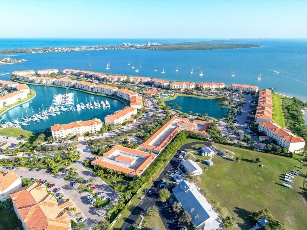 26 Harbour Isle Drive W, Unit 102, Fort Pierce, FL 34949 Photo