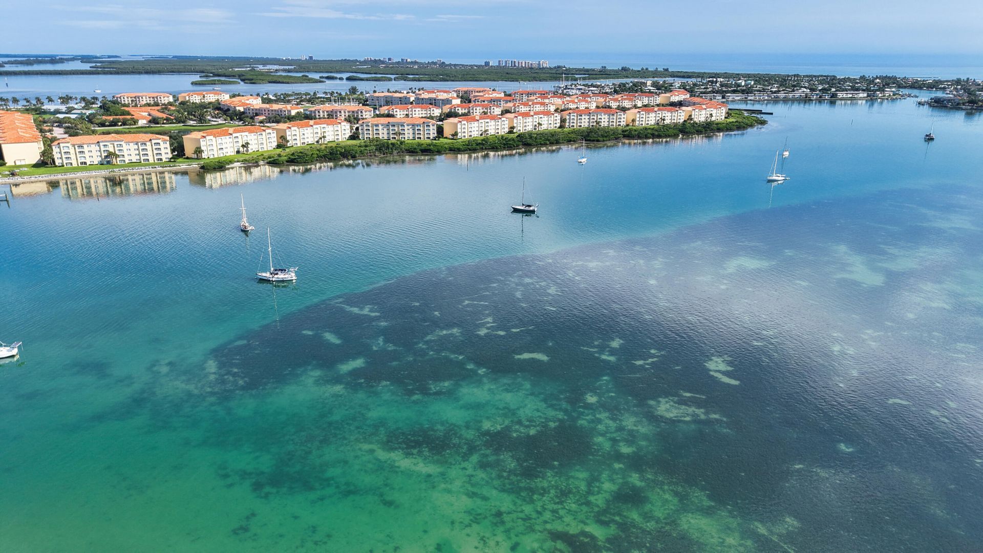 26 Harbour Isle Drive W, Unit 102, Fort Pierce, FL 34949 Photo