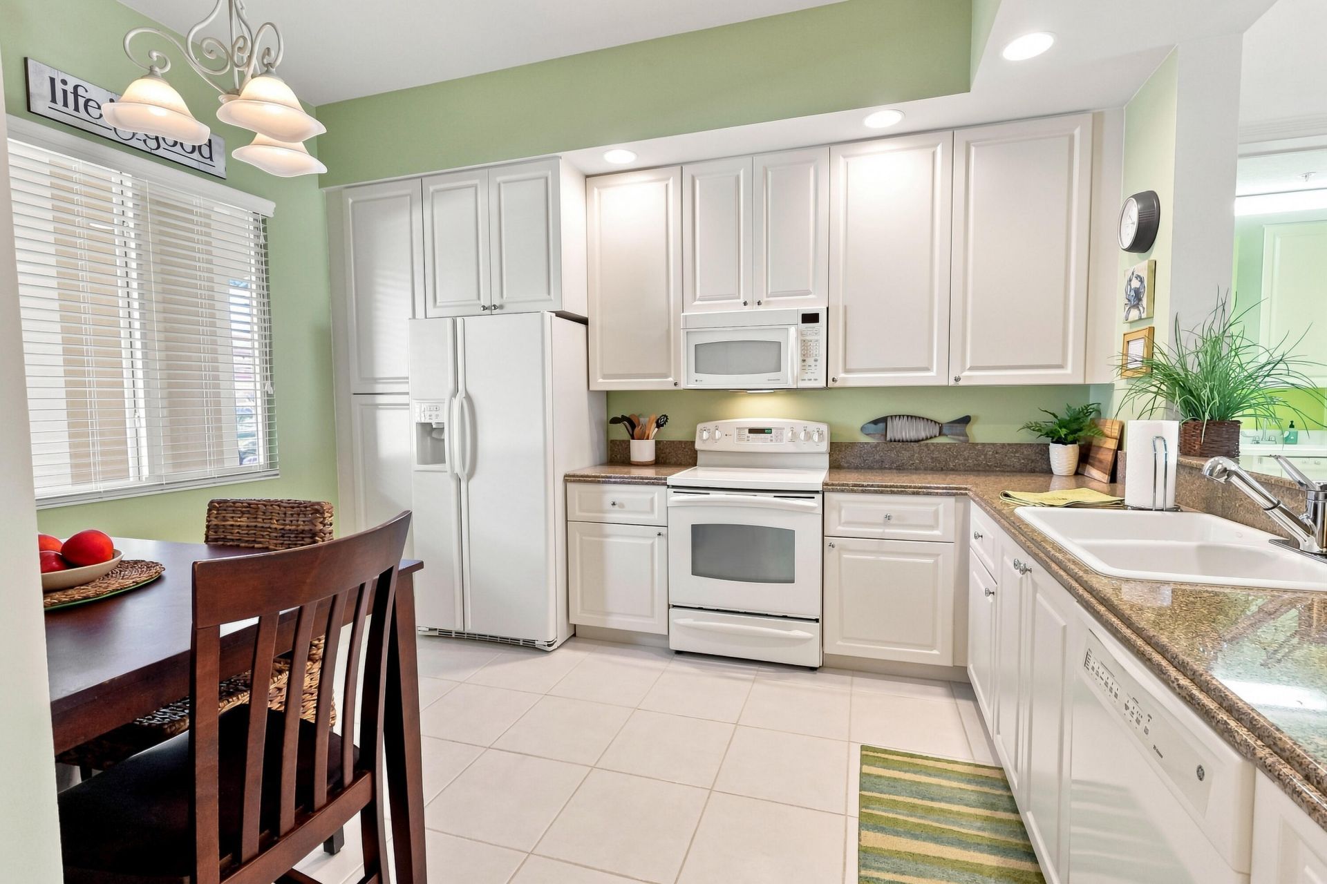 26 Harbour Isle Drive W, Unit 102, Fort Pierce, FL 34949 Photo