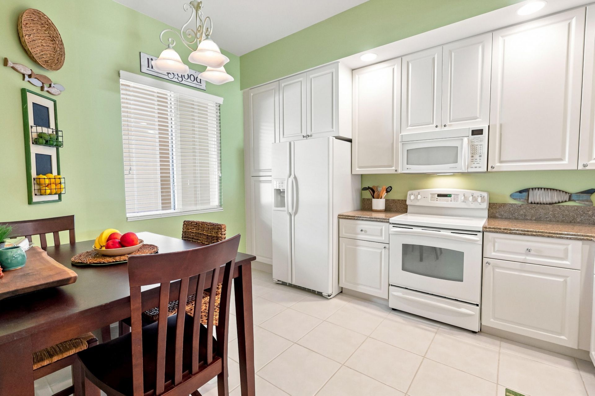26 Harbour Isle Drive W, Unit 102, Fort Pierce, FL 34949 Photo