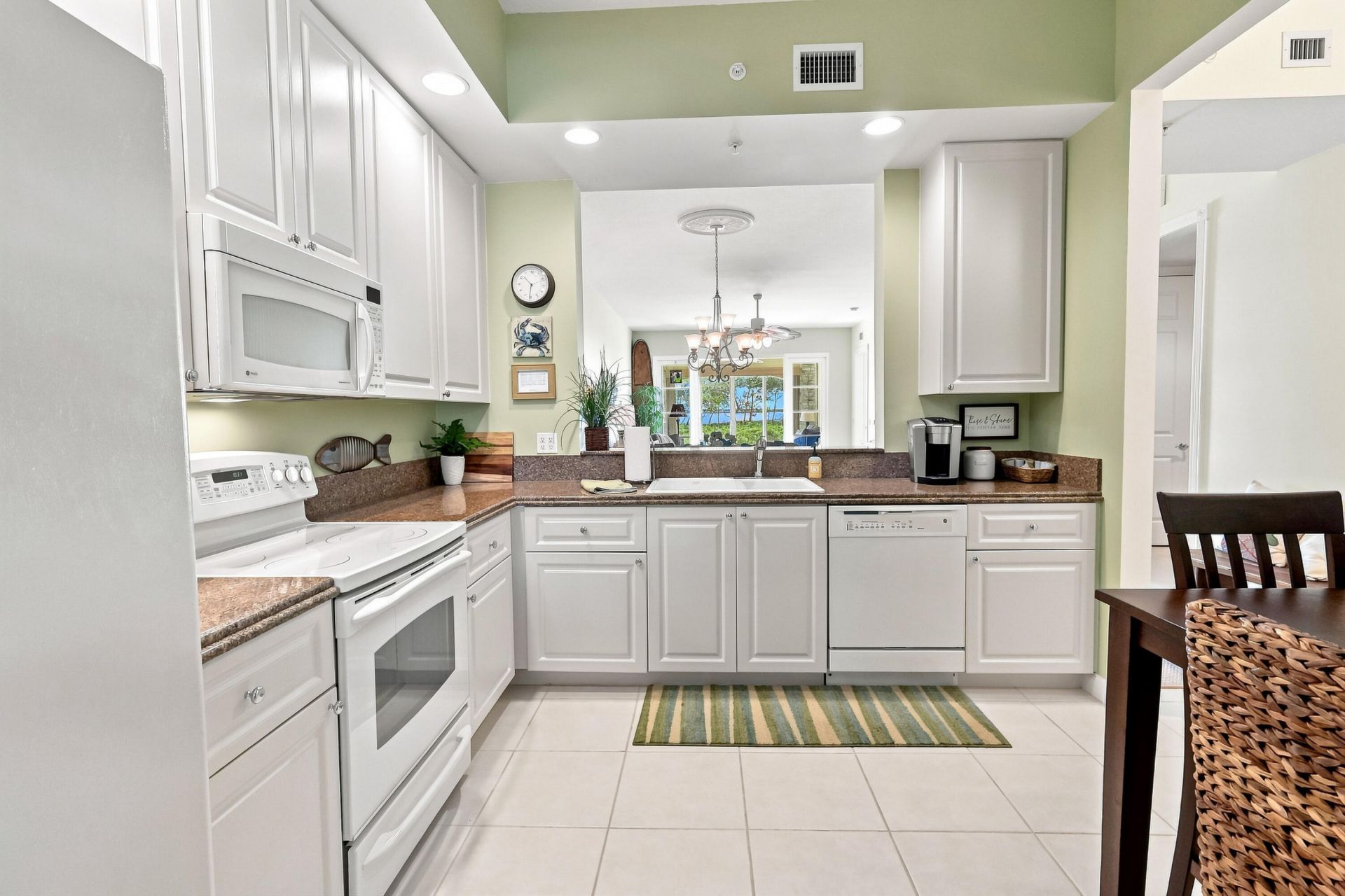 26 Harbour Isle Drive W, Unit 102, Fort Pierce, FL 34949 Photo