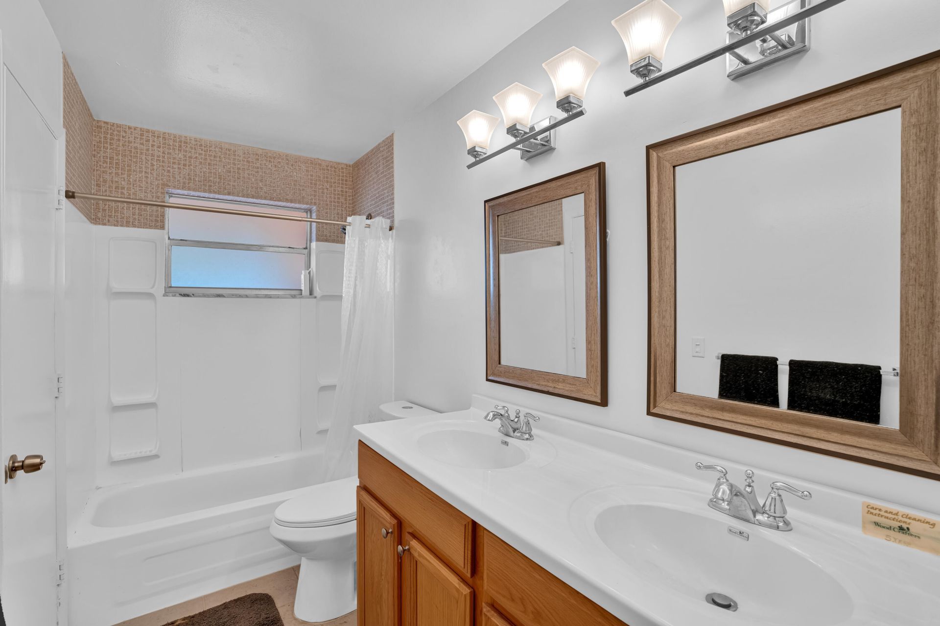 8400 Lagos De Campo Boulevard, Unit 305, Tamarac, FL 33321 Photo