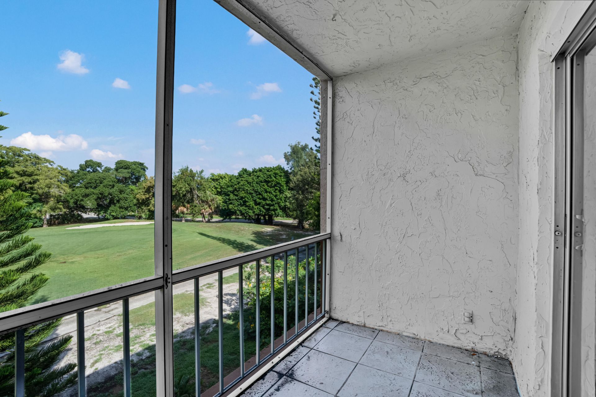 8400 Lagos De Campo Boulevard, Unit 305, Tamarac, FL 33321 Photo