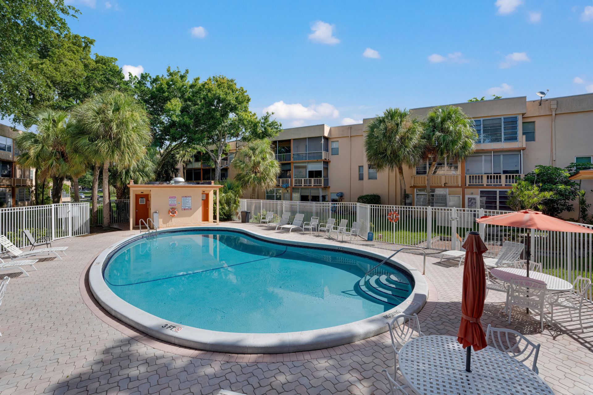 8400 Lagos De Campo Boulevard, Unit 305, Tamarac, FL 33321 Photo
