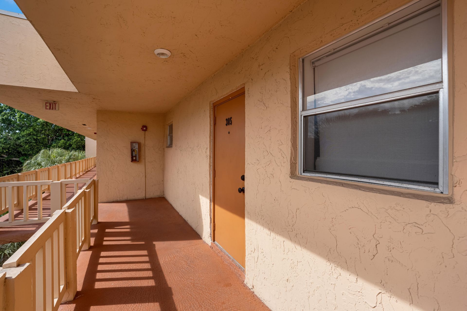 8400 Lagos De Campo Boulevard, Unit 305, Tamarac, FL 33321 Photo