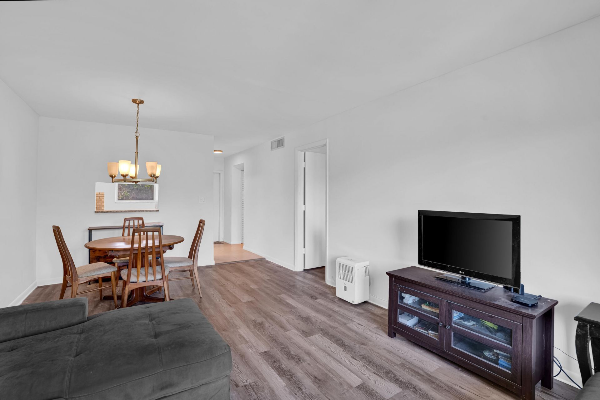 8400 Lagos De Campo Boulevard, Unit 305, Tamarac, FL 33321 Photo