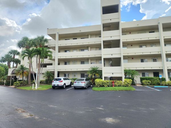 3178 VIA POINCIANA Drive, Unit 411, Lake Worth, FL 33467