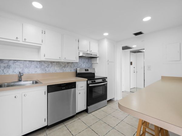 2781 TAFT Street, Unit 303, Hollywood, FL 33020