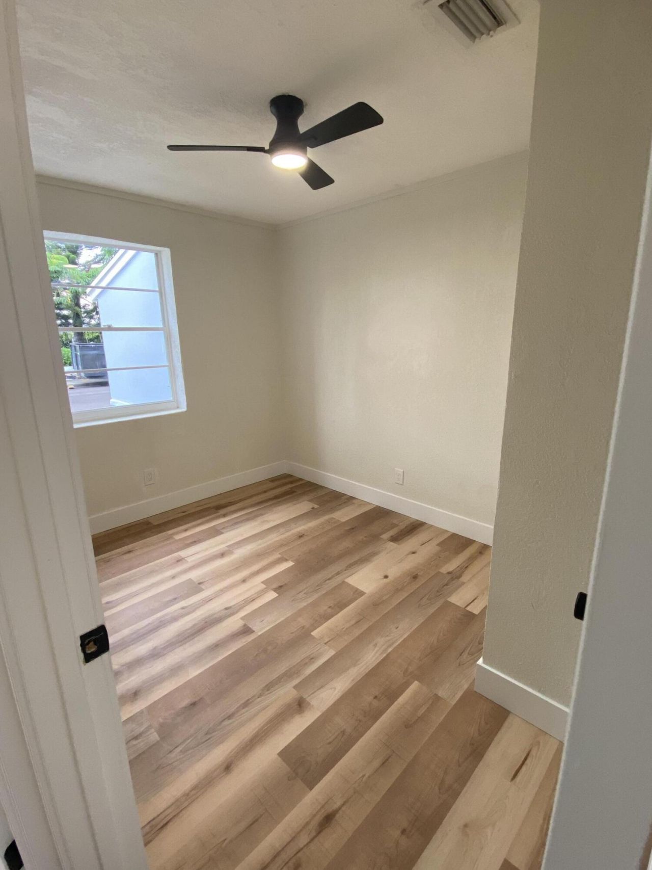 756 W 1st Street, Riviera Beach, FL 33404 Photo