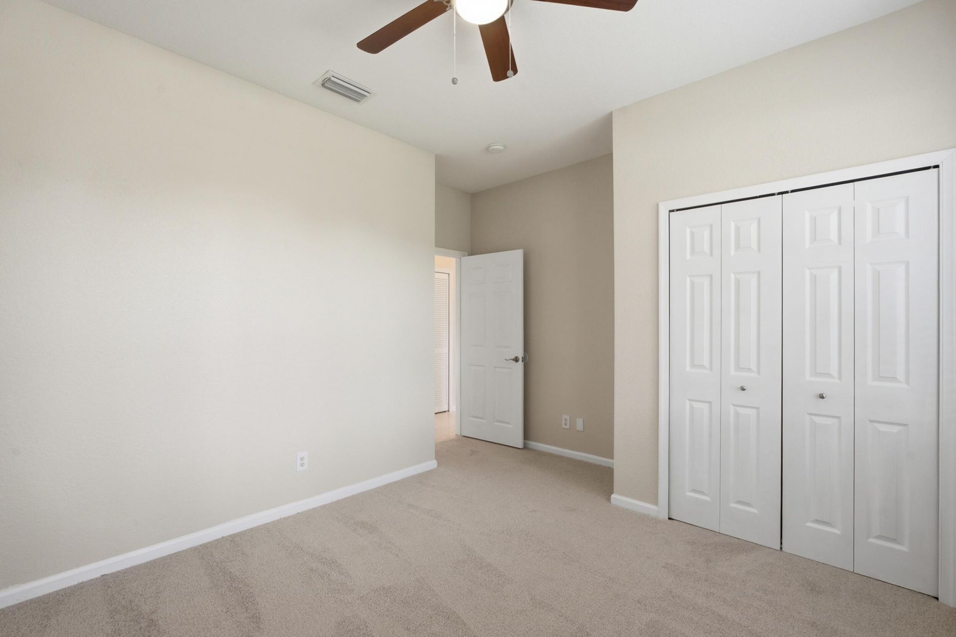 562 NW Waverly Circle, Port Saint Lucie, FL 34983 Photo