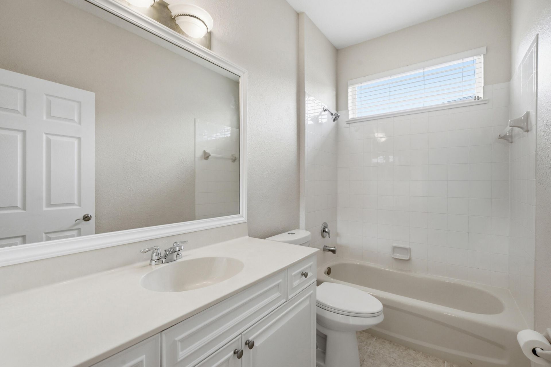 562 NW Waverly Circle, Port Saint Lucie, FL 34983 Photo