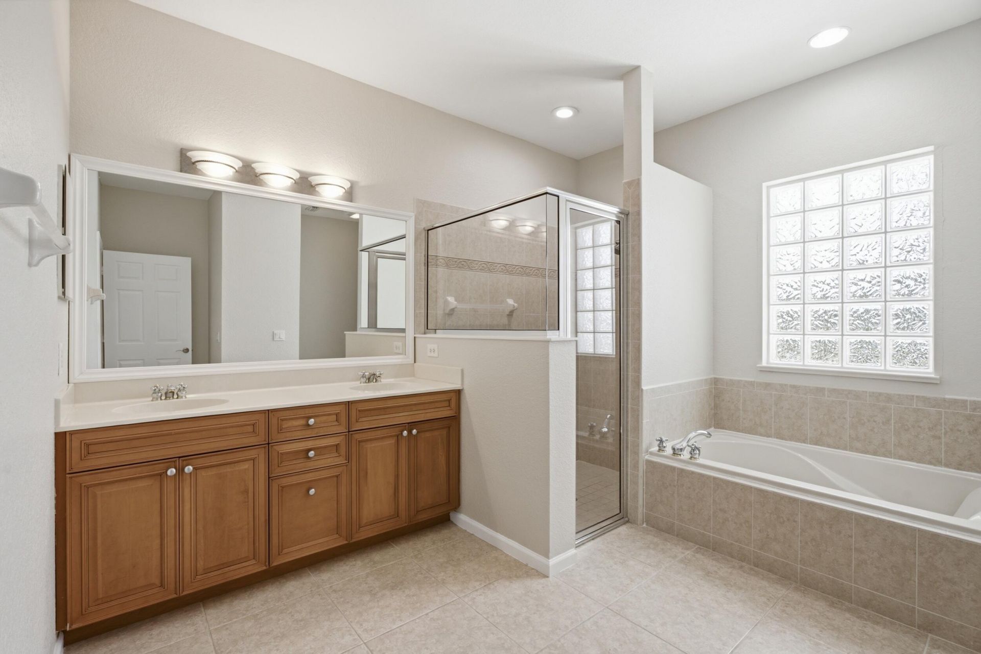 562 NW Waverly Circle, Port Saint Lucie, FL 34983 Photo