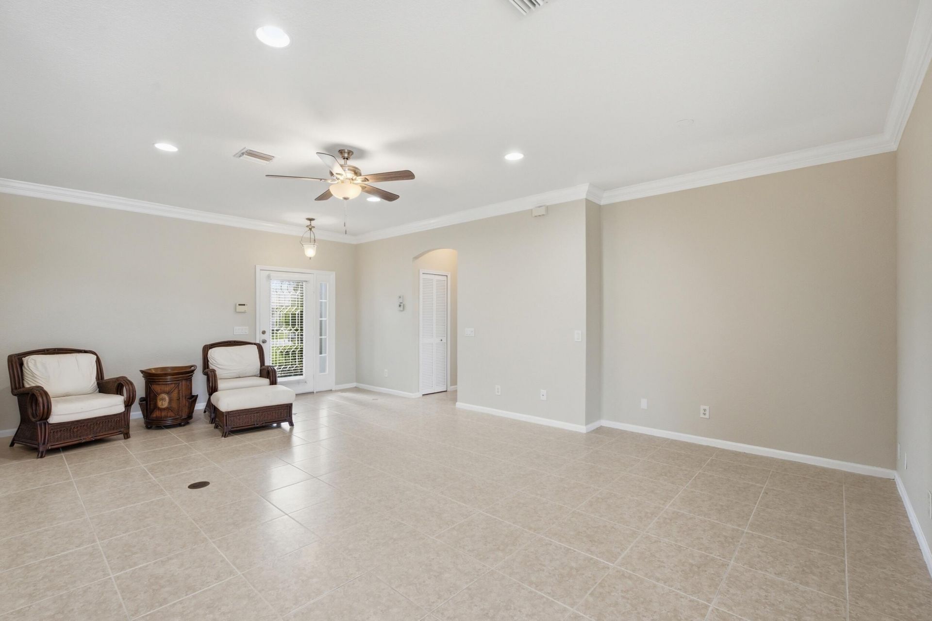 562 NW Waverly Circle, Port Saint Lucie, FL 34983 Photo