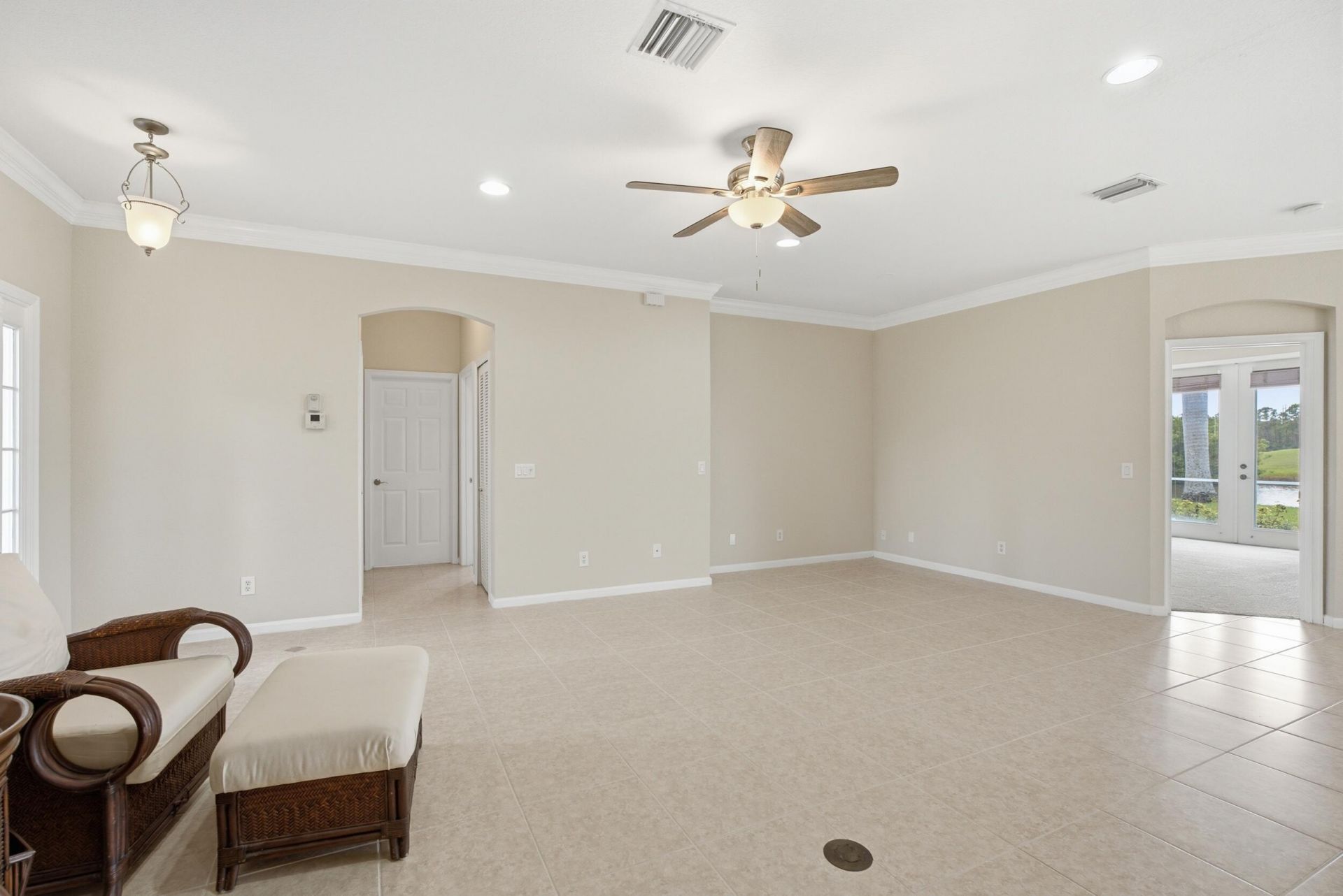562 NW Waverly Circle, Port Saint Lucie, FL 34983 Photo