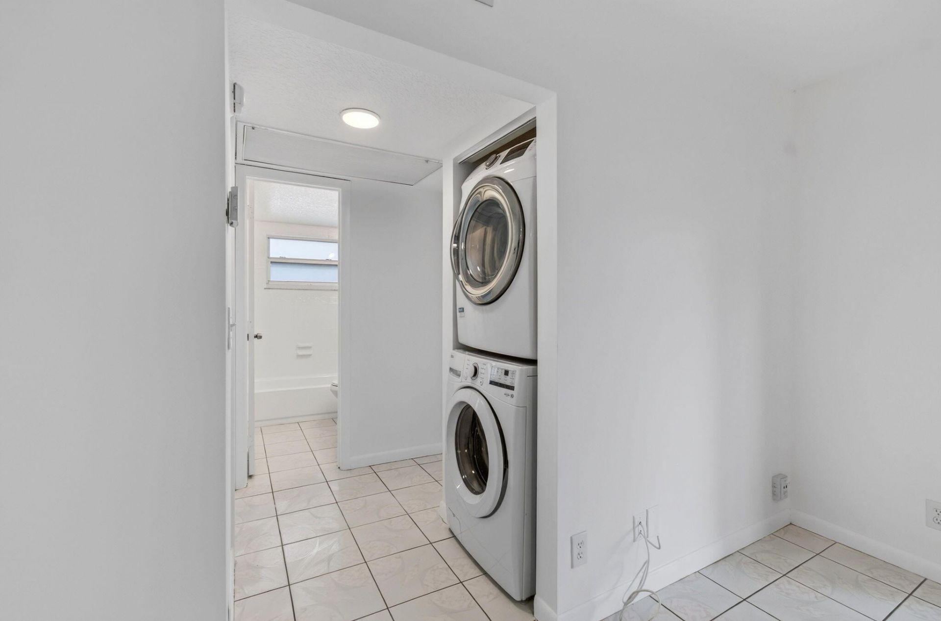2720 Forest Hills Boulevard, Unit 102, Coral Springs, FL 33065 Photo