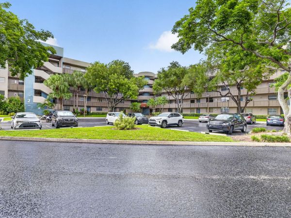 1000 COLONY POINT Circle, Unit 108, Pembroke Pines, FL 33026