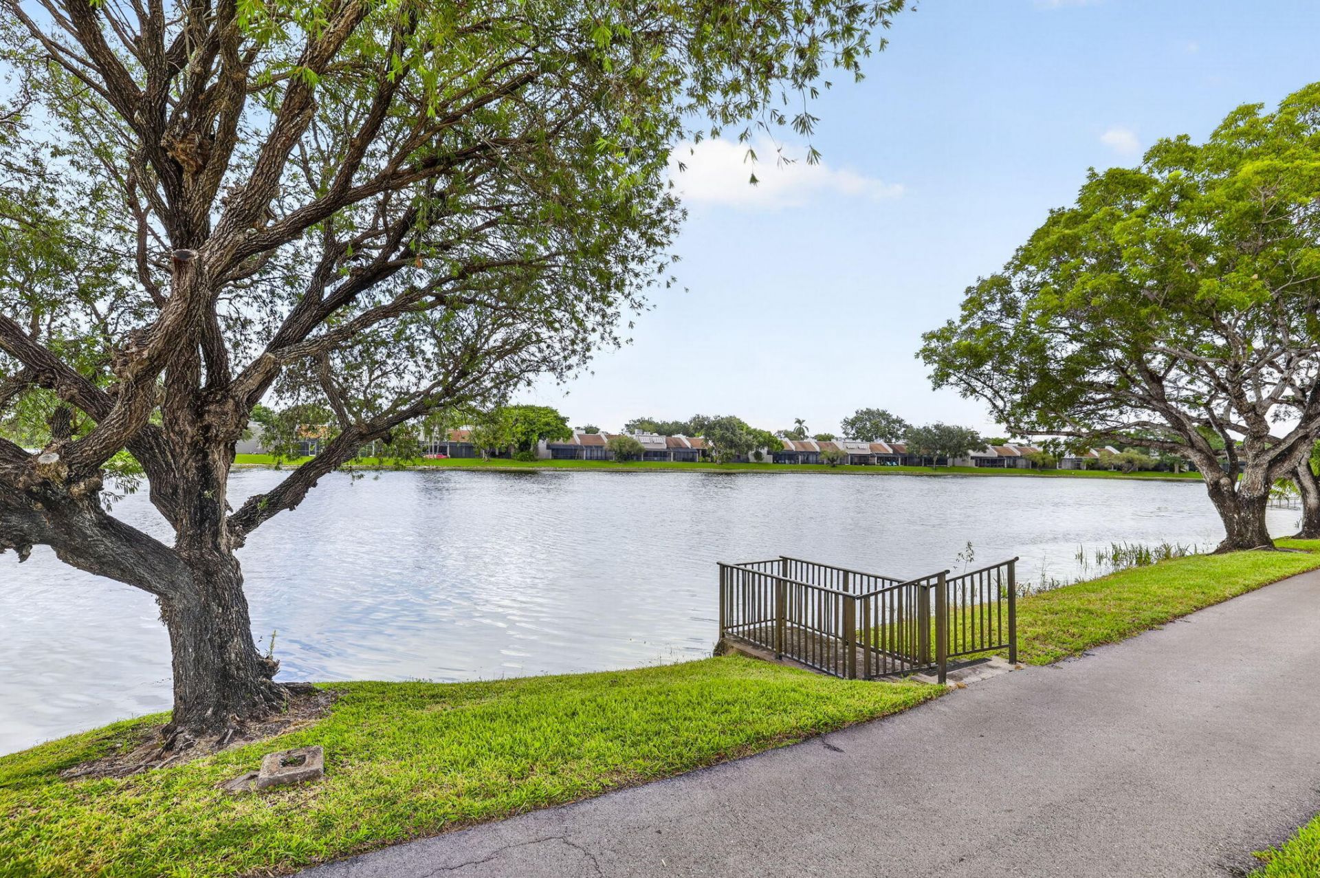 1000 Colony Point Circle, Unit 108, Pembroke Pines, FL 33026 Photo