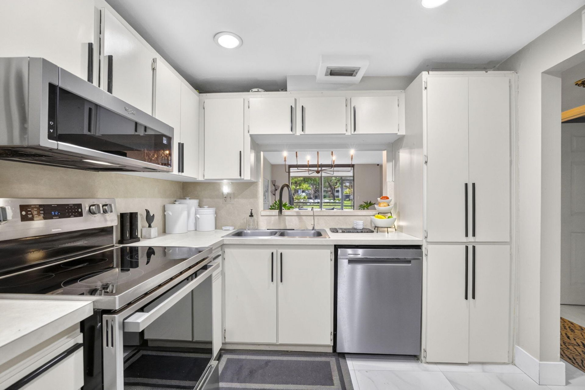 1000 Colony Point Circle, Unit 108, Pembroke Pines, FL 33026 Photo