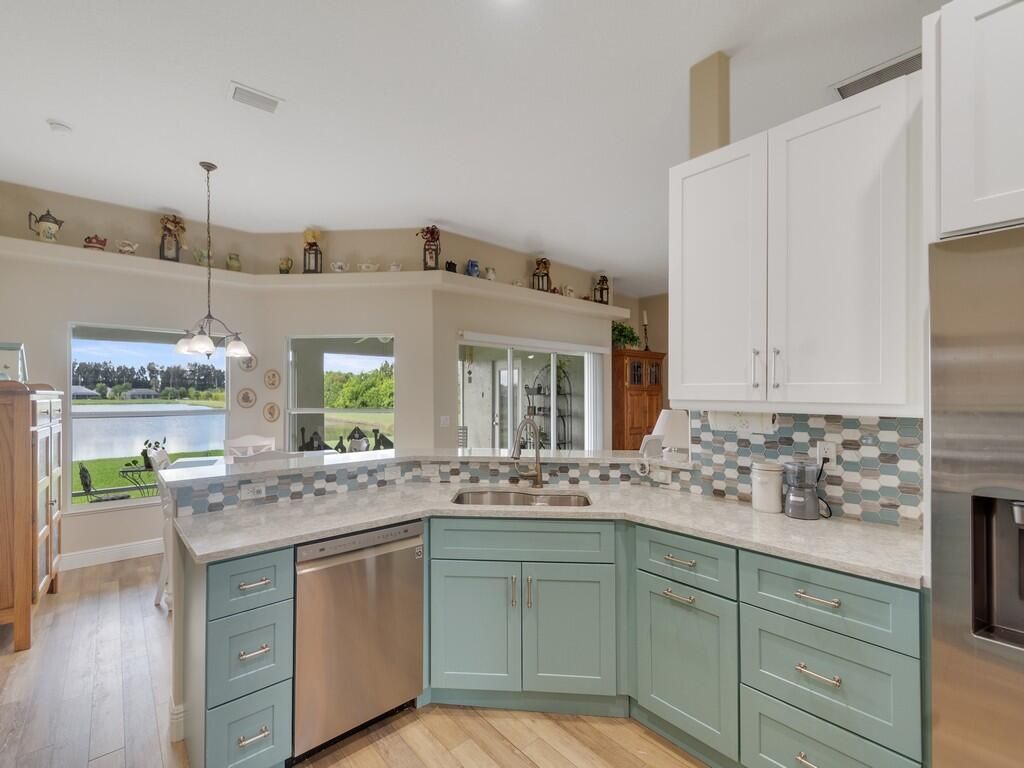 5625 Riverboat Circle Sw, Vero Beach, FL 32968 Photo