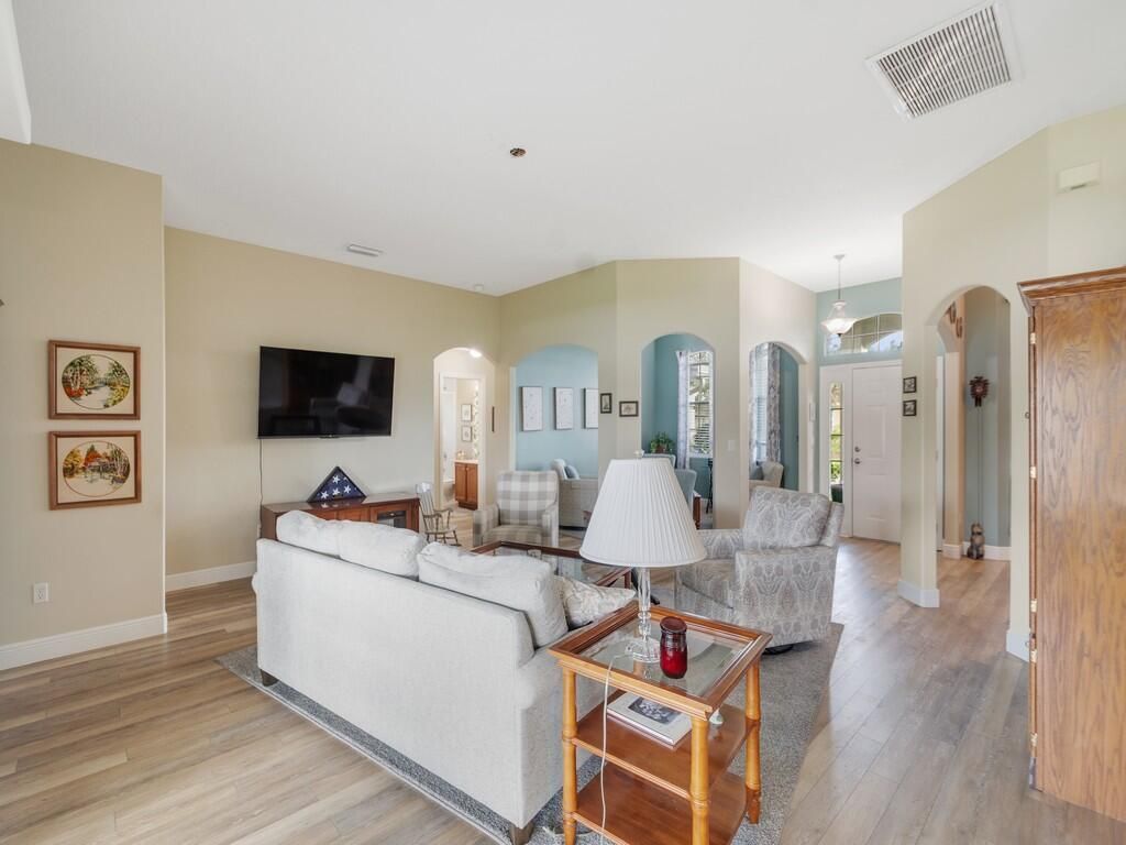 5625 Riverboat Circle Sw, Vero Beach, FL 32968 Photo