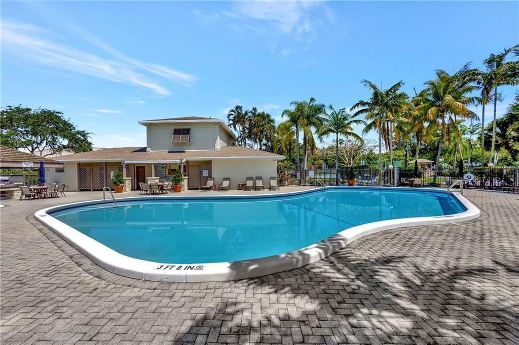 4874 N Hemingway Circle, Margate, FL 33063 Photo