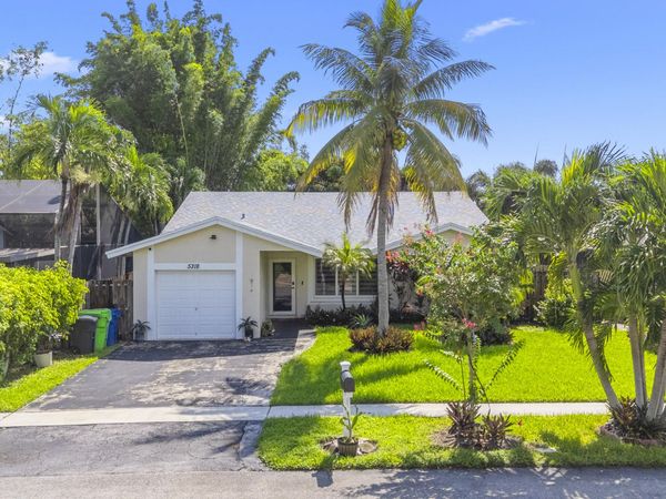5318 NW 93rd Avenue, Sunrise, FL 33351