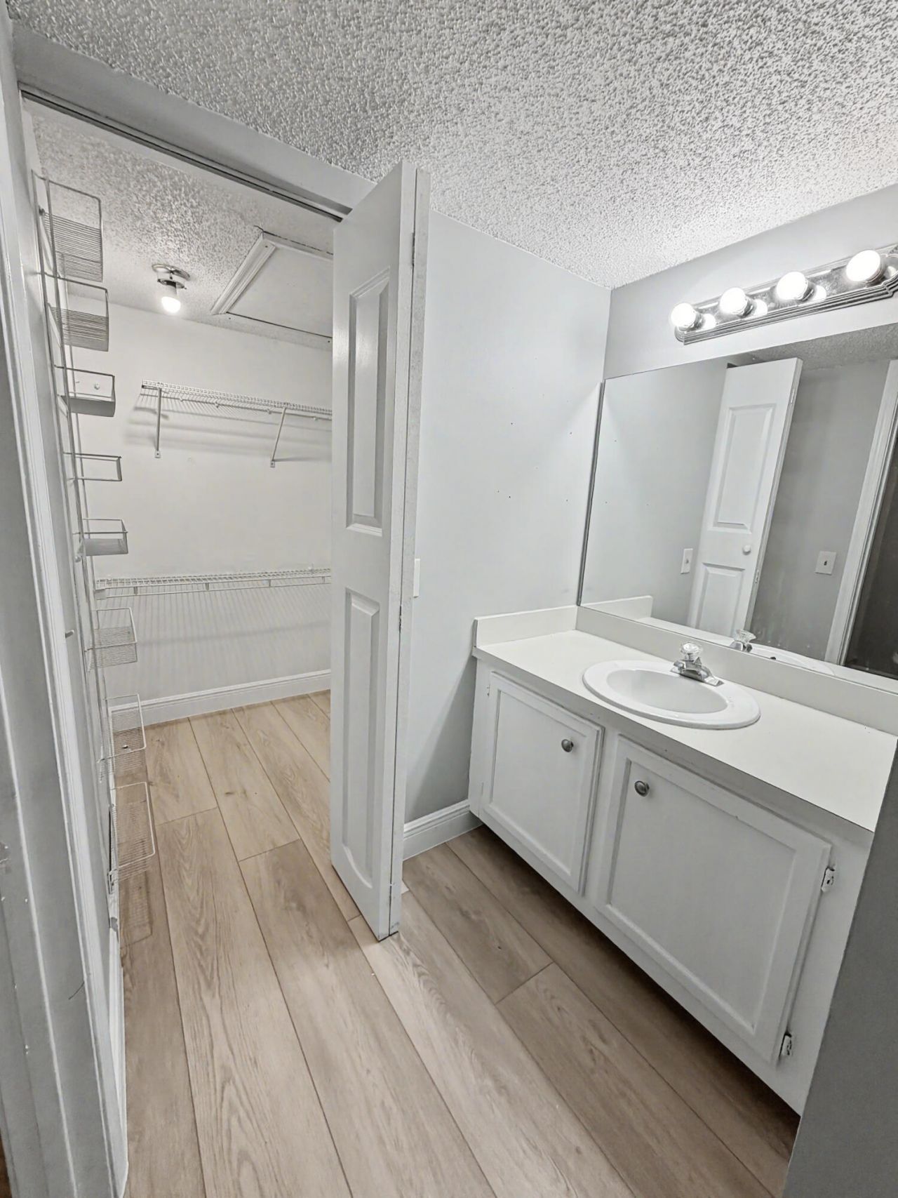 330 Palmwood Place, Unit 210, Boca Raton, FL 33431 Photo
