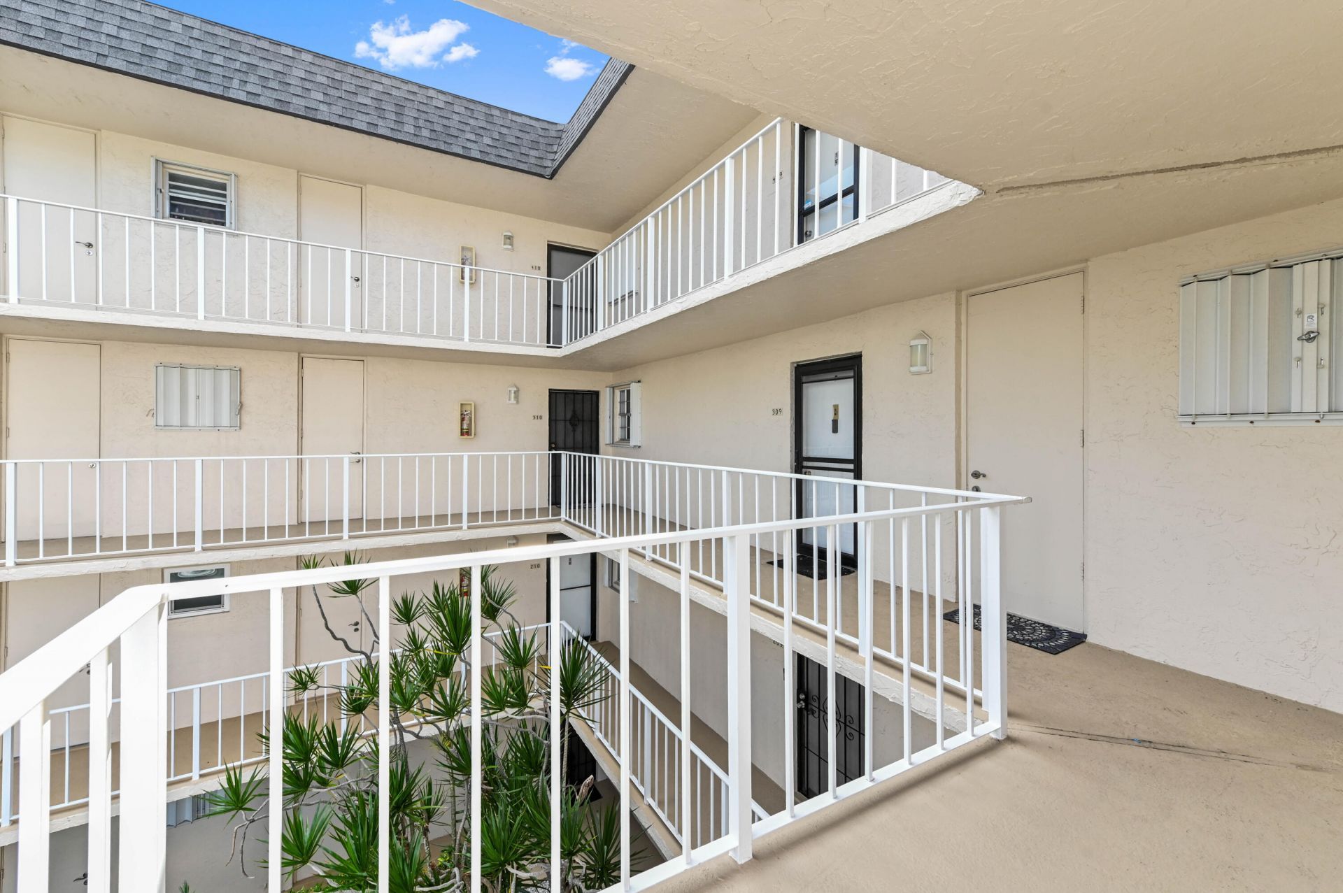 3575 S Ocean Boulevard, Unit 309, South Palm Beach, FL 33480 Photo