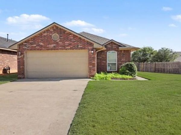 12372 SW 6th Street, Yukon, OK 73099